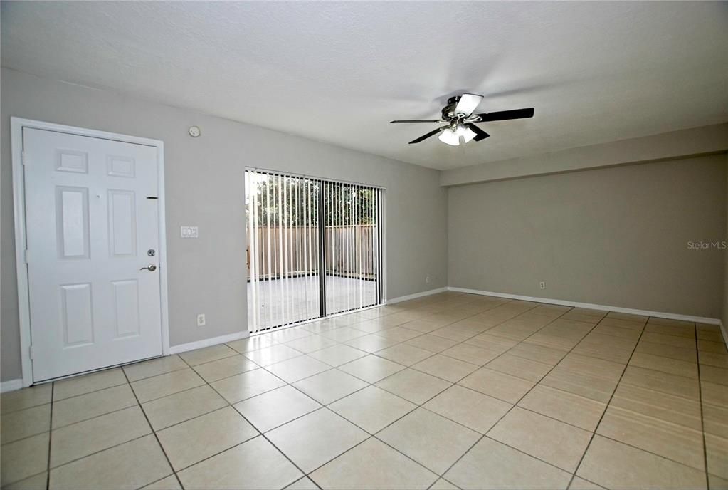 For Sale: $200,000 (2 beds, 2 baths, 1285 Square Feet)