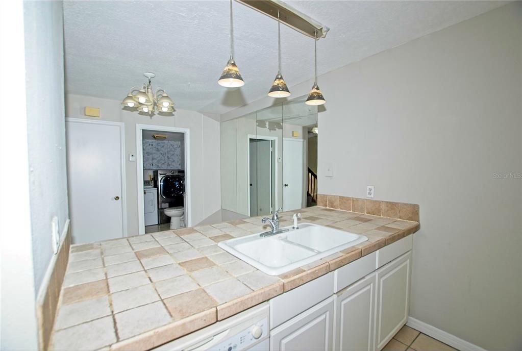 For Sale: $200,000 (2 beds, 2 baths, 1285 Square Feet)