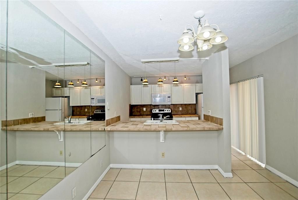 For Sale: $200,000 (2 beds, 2 baths, 1285 Square Feet)