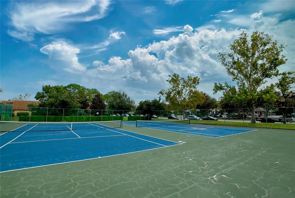 For Sale: $200,000 (2 beds, 2 baths, 1285 Square Feet)