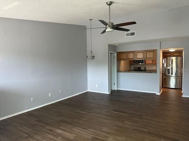 For Rent: $1,950 (2 beds, 2 baths, 1040 Square Feet)