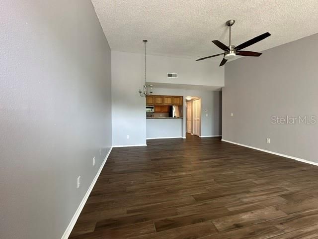 For Rent: $1,950 (2 beds, 2 baths, 1040 Square Feet)