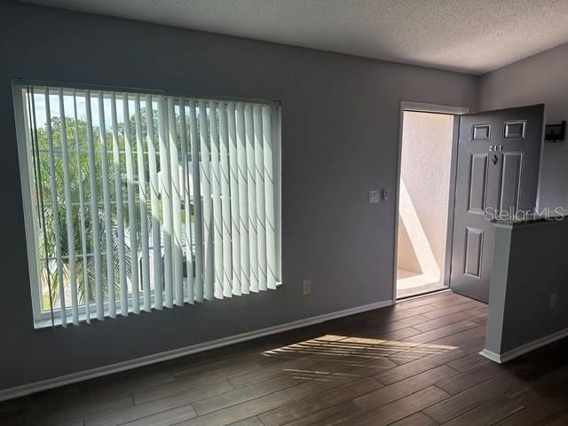 For Rent: $1,950 (2 beds, 2 baths, 1040 Square Feet)