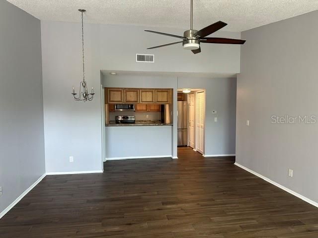 For Rent: $1,950 (2 beds, 2 baths, 1040 Square Feet)