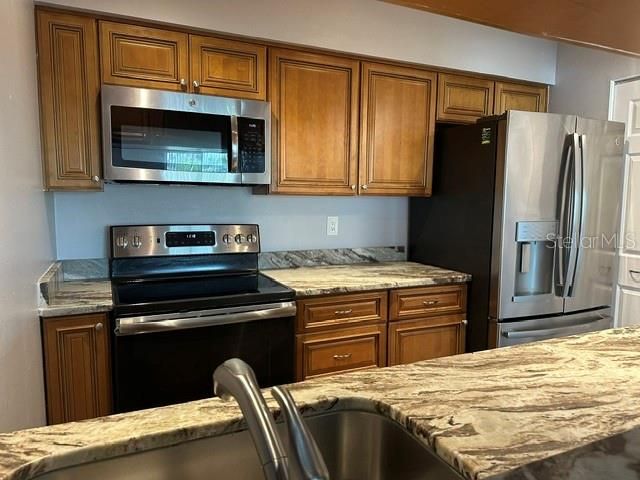 For Rent: $1,950 (2 beds, 2 baths, 1040 Square Feet)
