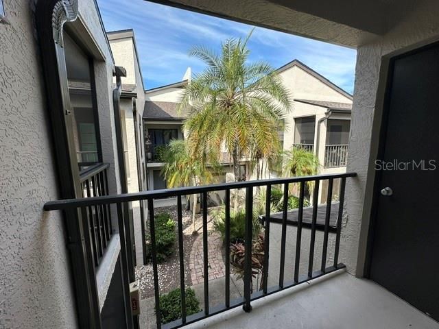 For Rent: $1,950 (2 beds, 2 baths, 1040 Square Feet)