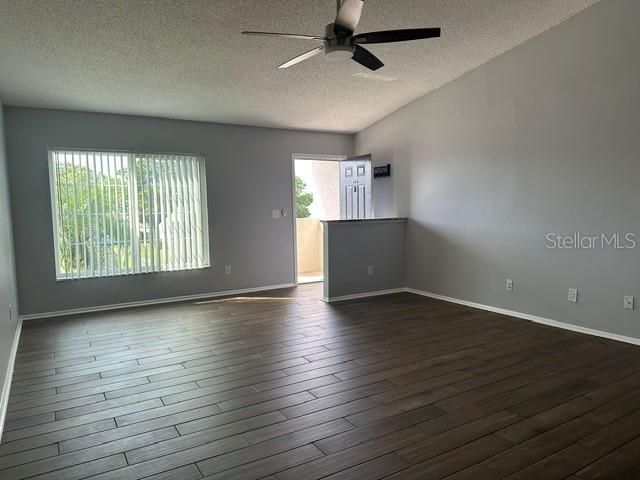 For Rent: $1,950 (2 beds, 2 baths, 1040 Square Feet)