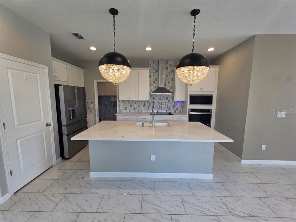 For Rent: $3,300 (4 beds, 2 baths, 2236 Square Feet)
