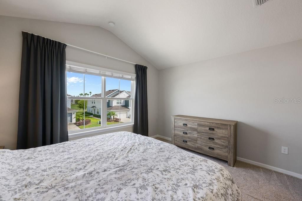 For Sale: $425,000 (3 beds, 2 baths, 1906 Square Feet)
