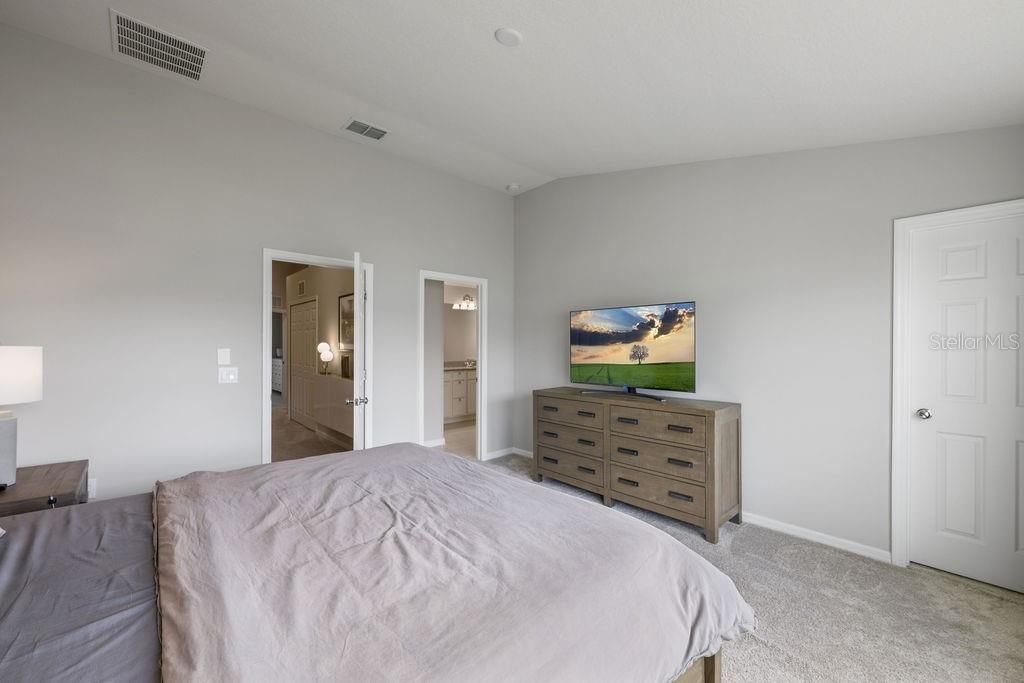 For Sale: $425,000 (3 beds, 2 baths, 1906 Square Feet)