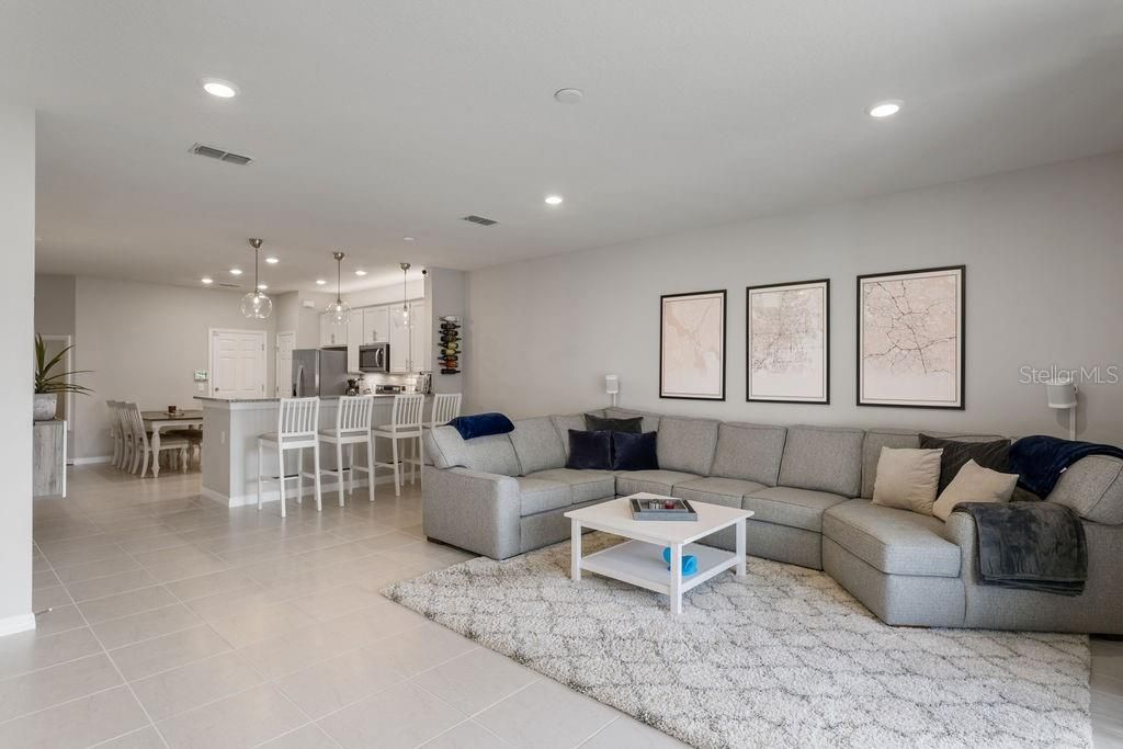 For Sale: $425,000 (3 beds, 2 baths, 1906 Square Feet)