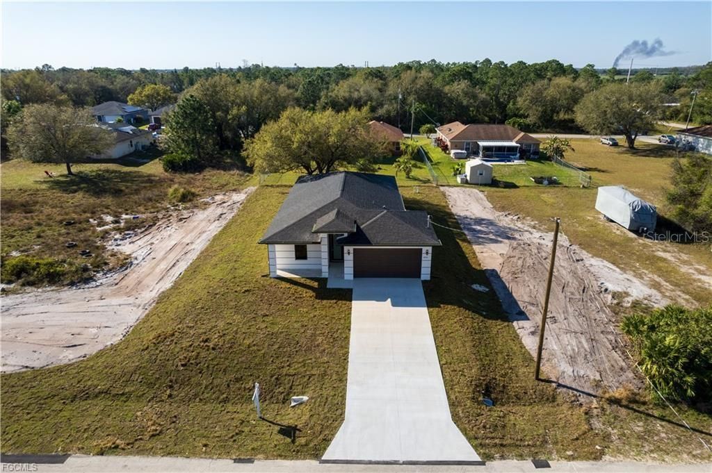 For Rent: $2,000 (3 beds, 2 baths, 1324 Square Feet)
