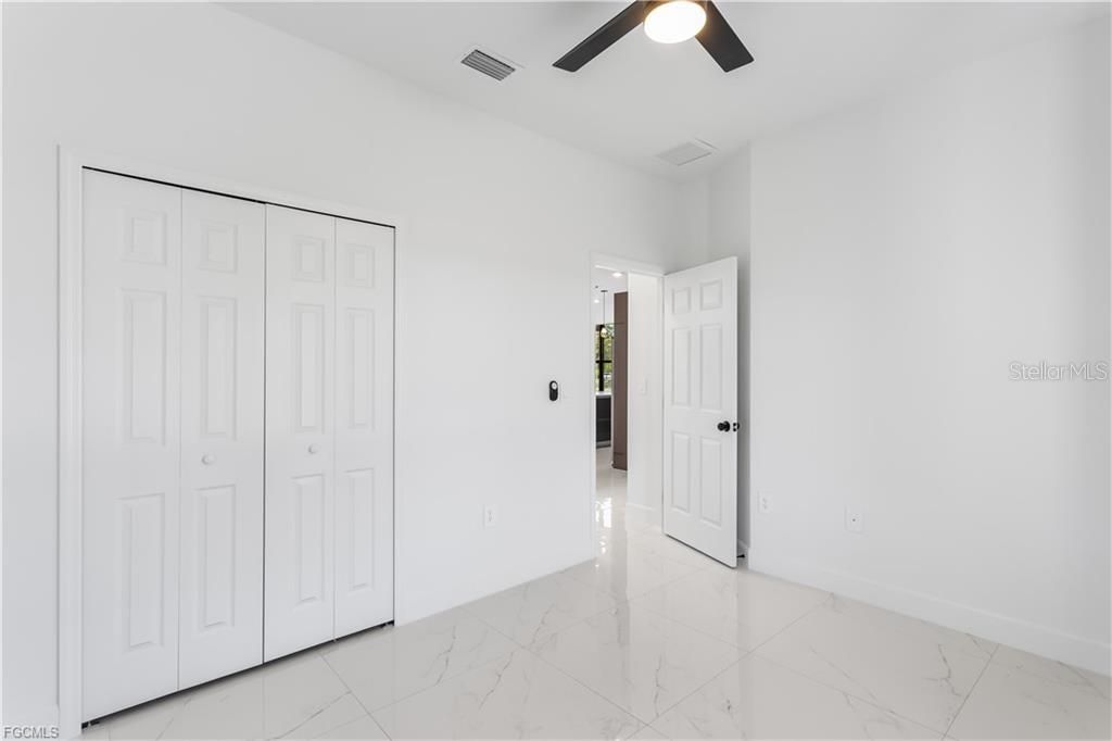 For Rent: $2,000 (3 beds, 2 baths, 1324 Square Feet)