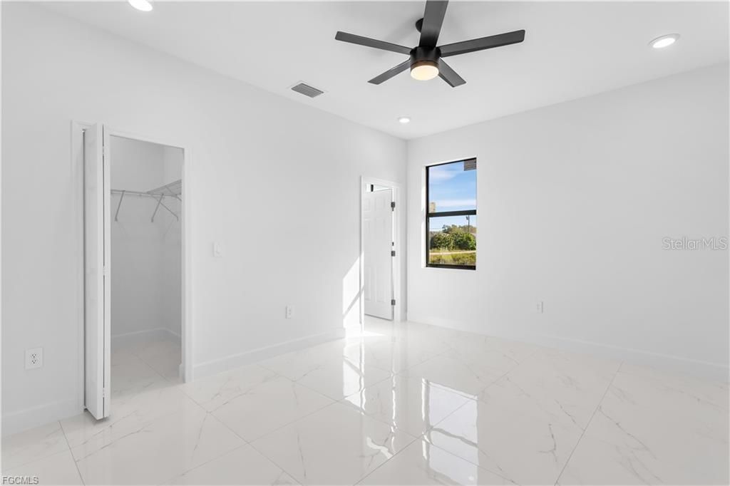 For Rent: $2,000 (3 beds, 2 baths, 1324 Square Feet)