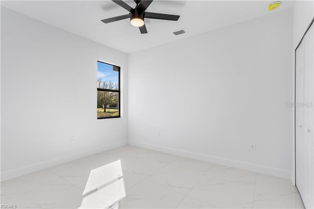 For Rent: $2,000 (3 beds, 2 baths, 1324 Square Feet)