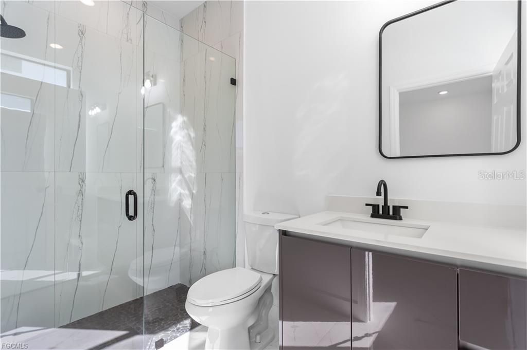 For Rent: $2,000 (3 beds, 2 baths, 1324 Square Feet)
