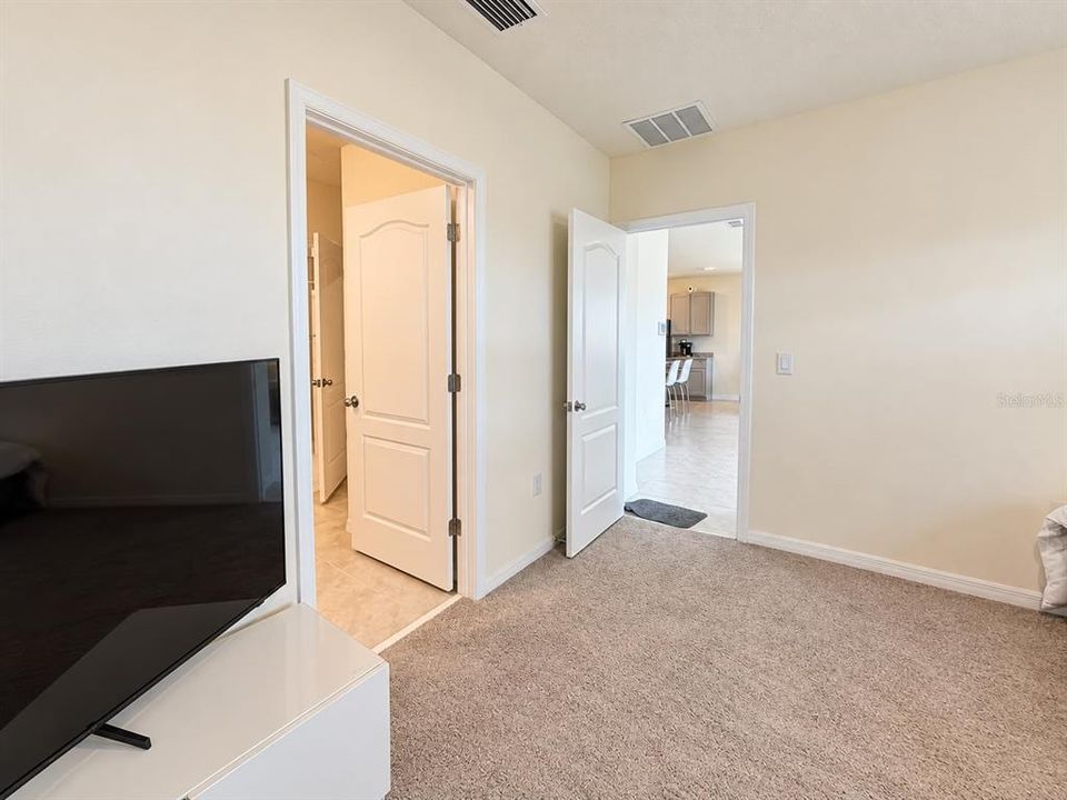 For Sale: $355,000 (4 beds, 2 baths, 1828 Square Feet)