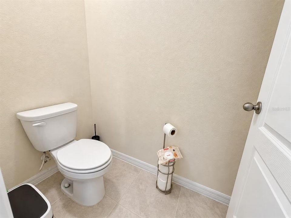 For Sale: $355,000 (4 beds, 2 baths, 1828 Square Feet)