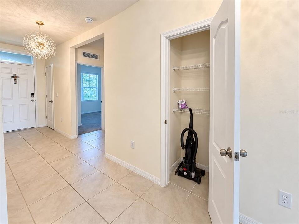 For Sale: $355,000 (4 beds, 2 baths, 1828 Square Feet)