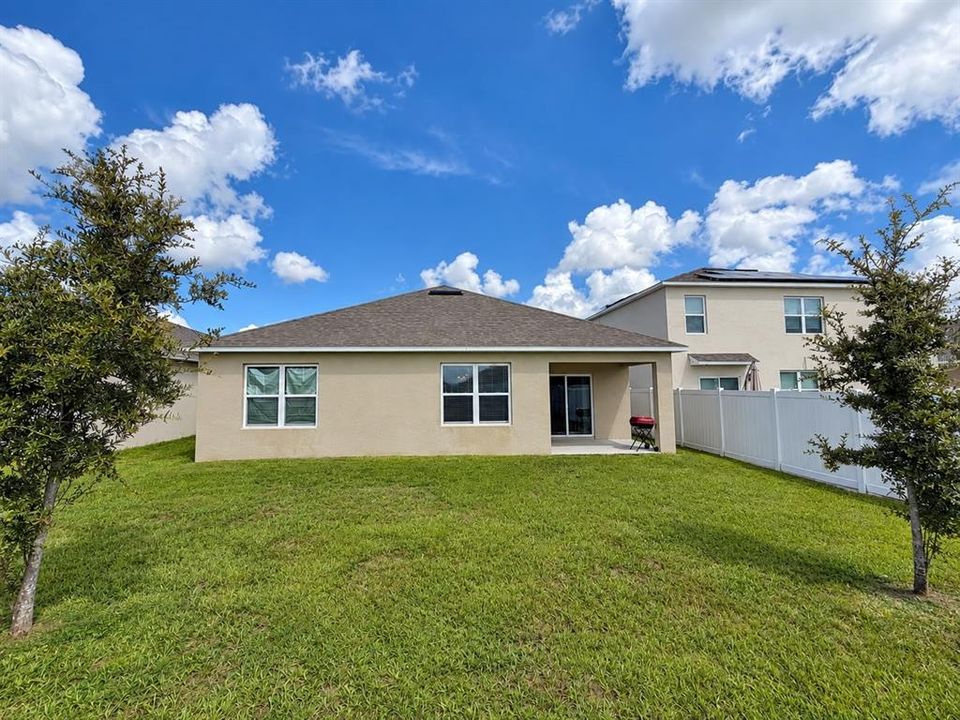For Sale: $355,000 (4 beds, 2 baths, 1828 Square Feet)