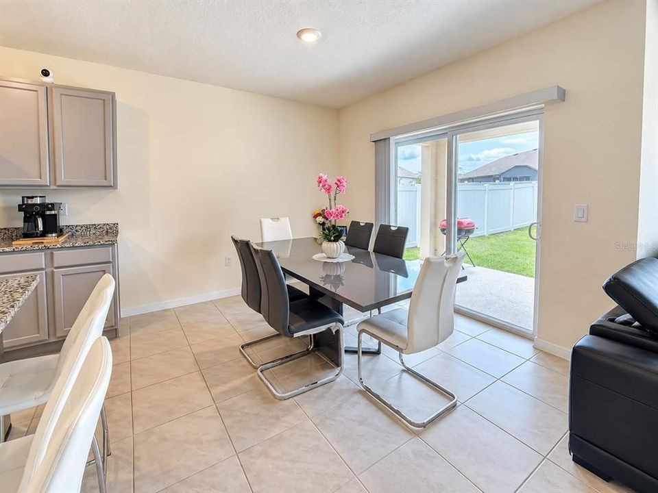For Sale: $355,000 (4 beds, 2 baths, 1828 Square Feet)