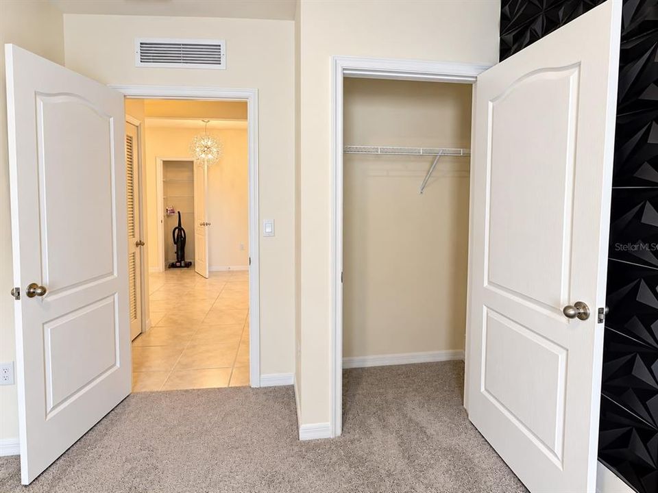 For Sale: $355,000 (4 beds, 2 baths, 1828 Square Feet)