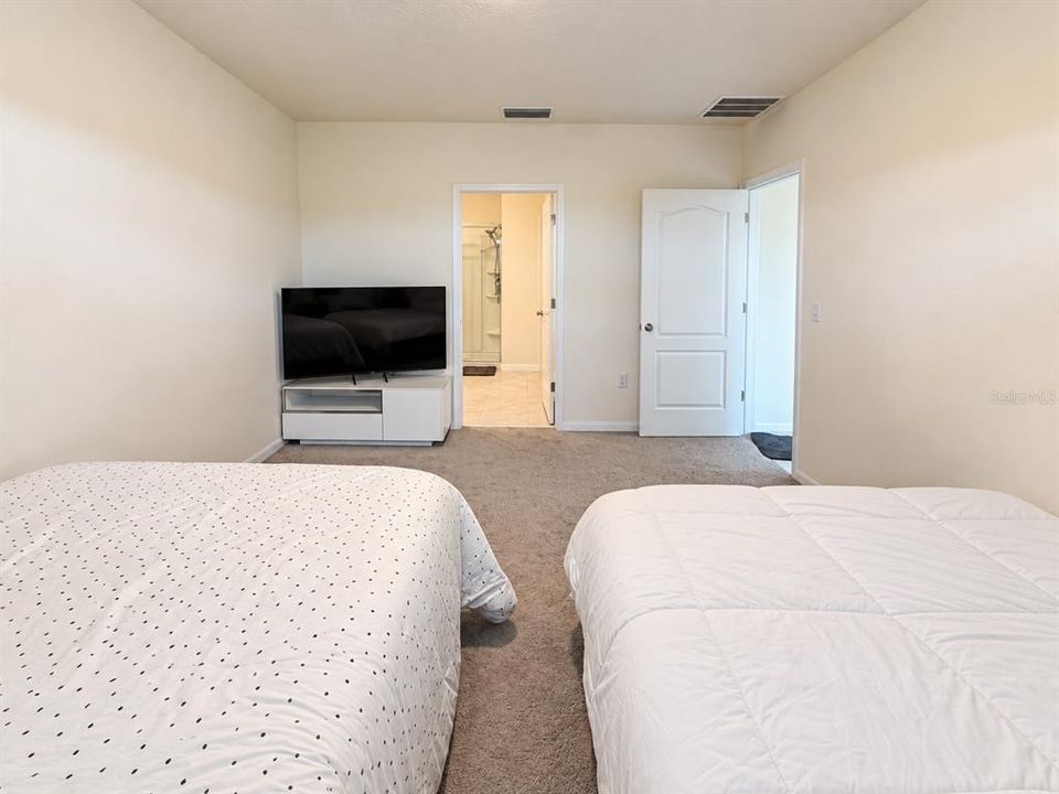 For Sale: $355,000 (4 beds, 2 baths, 1828 Square Feet)