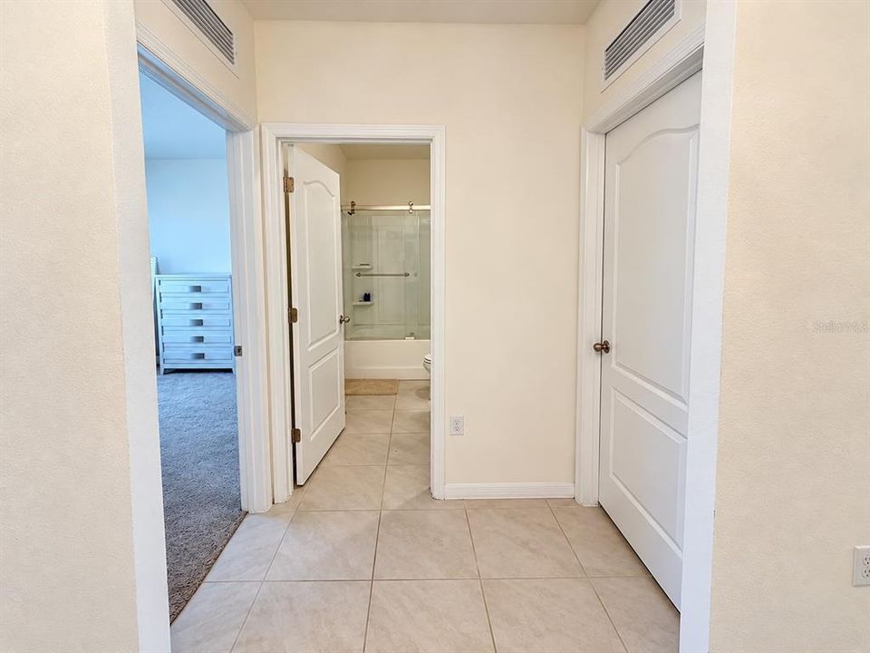 For Sale: $355,000 (4 beds, 2 baths, 1828 Square Feet)