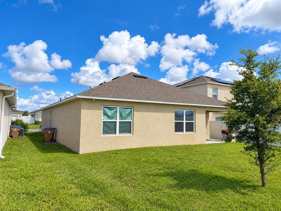 For Sale: $355,000 (4 beds, 2 baths, 1828 Square Feet)