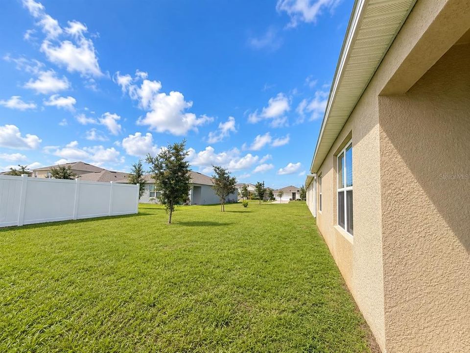 For Sale: $355,000 (4 beds, 2 baths, 1828 Square Feet)