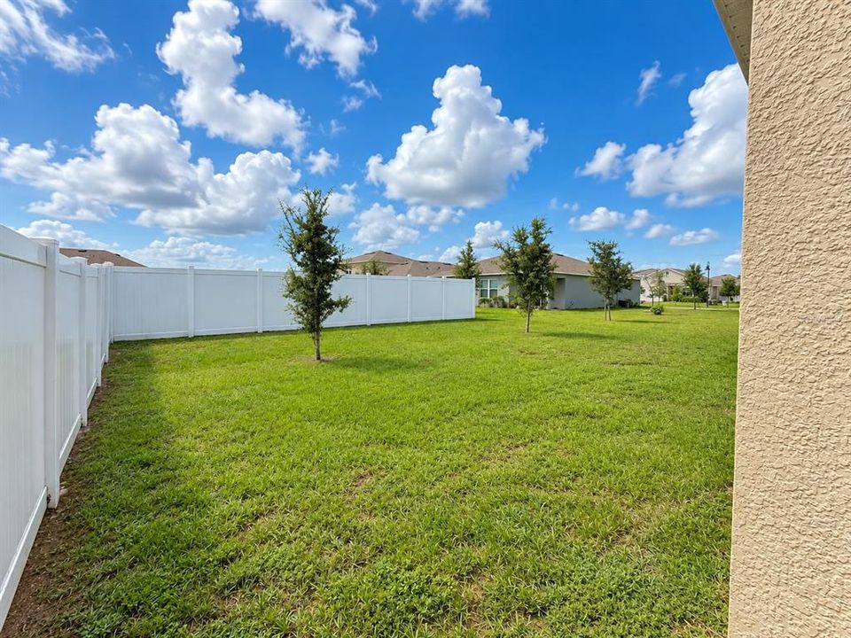 For Sale: $355,000 (4 beds, 2 baths, 1828 Square Feet)