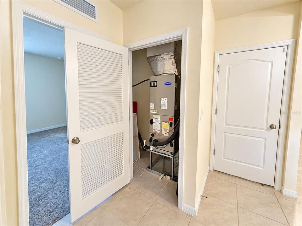 For Sale: $355,000 (4 beds, 2 baths, 1828 Square Feet)