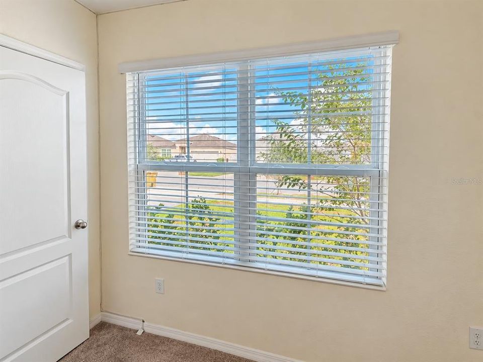 For Sale: $355,000 (4 beds, 2 baths, 1828 Square Feet)