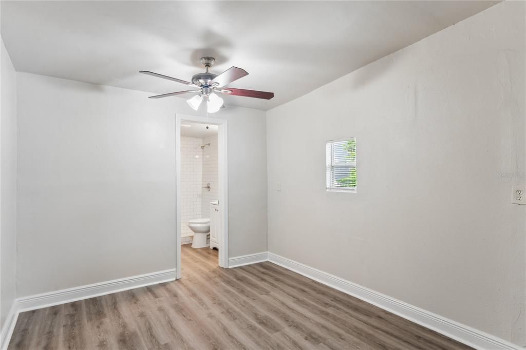 For Sale: $435,000 (4 beds, 4 baths, 1410 Square Feet)