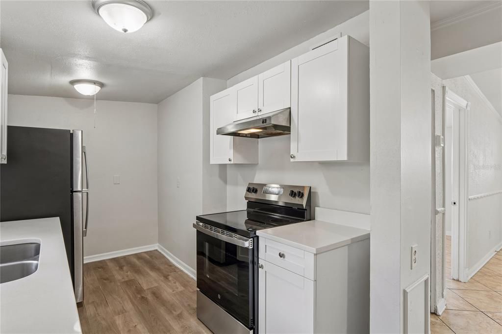For Sale: $435,000 (4 beds, 4 baths, 1410 Square Feet)