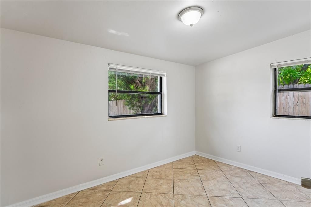 For Sale: $435,000 (4 beds, 4 baths, 1410 Square Feet)