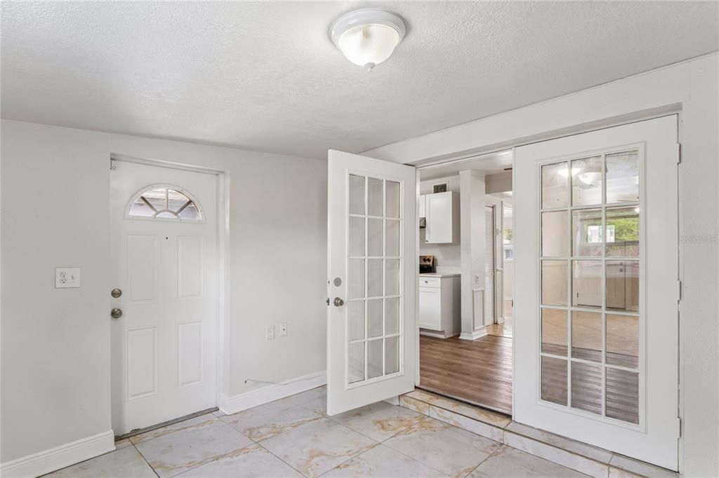 For Sale: $435,000 (4 beds, 4 baths, 1410 Square Feet)