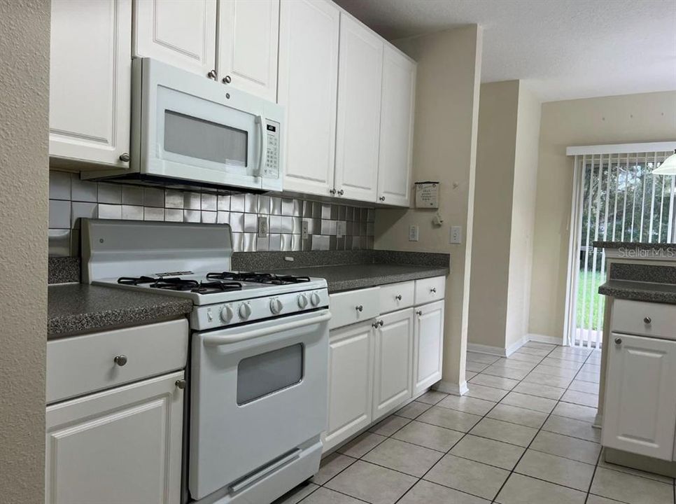 В аренду: $2,600 (3 спален, 2 ванн, 1621 Квадратных фут)