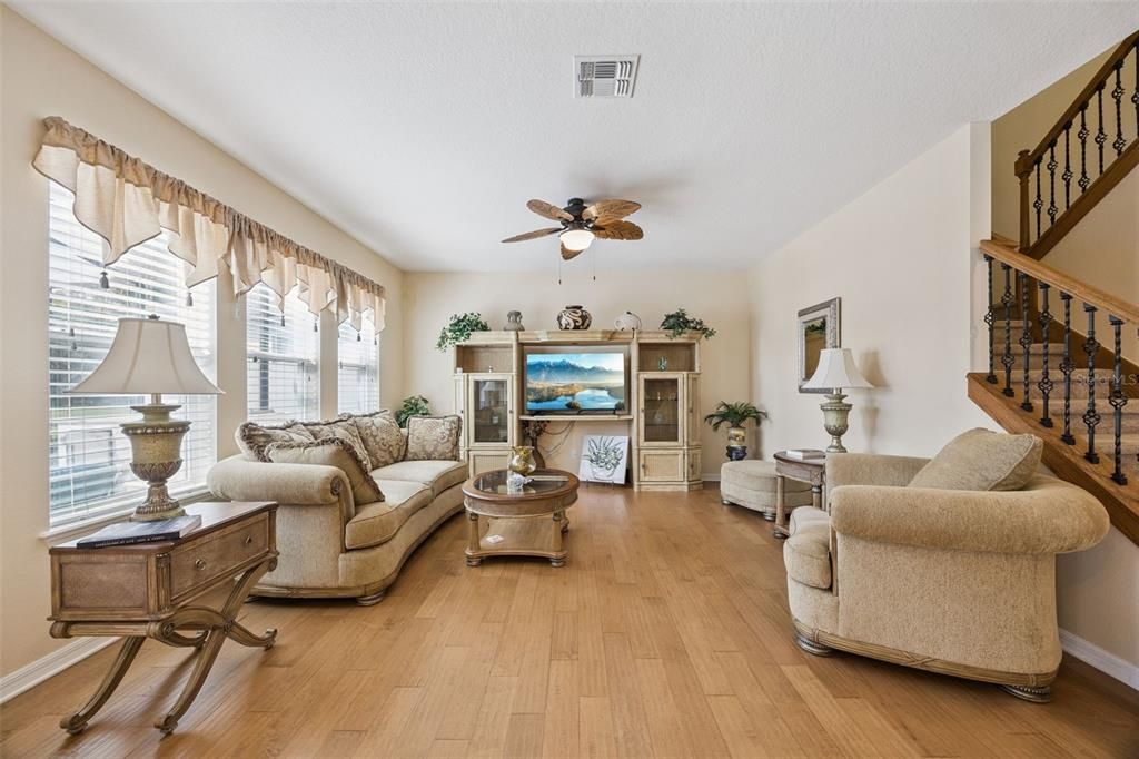 For Sale: $525,000 (4 beds, 3 baths, 2645 Square Feet)