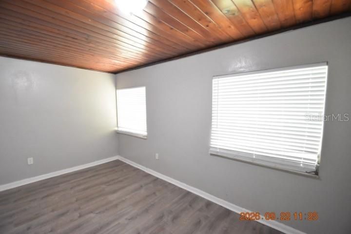 For Rent: $1,550 (3 beds, 2 baths, 1212 Square Feet)
