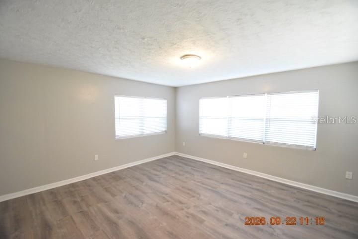 For Rent: $1,550 (3 beds, 2 baths, 1212 Square Feet)