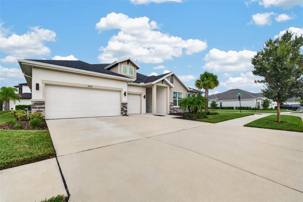 For Sale: $899,900 (4 beds, 3 baths, 3226 Square Feet)