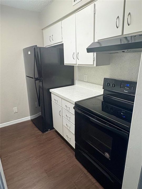 В аренду: $1,400 (2 спален, 2 ванн, 984 Квадратных фут)