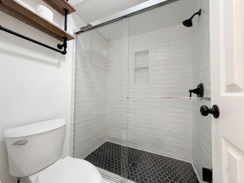 For Rent: $1,800 (2 beds, 2 baths, 914 Square Feet)