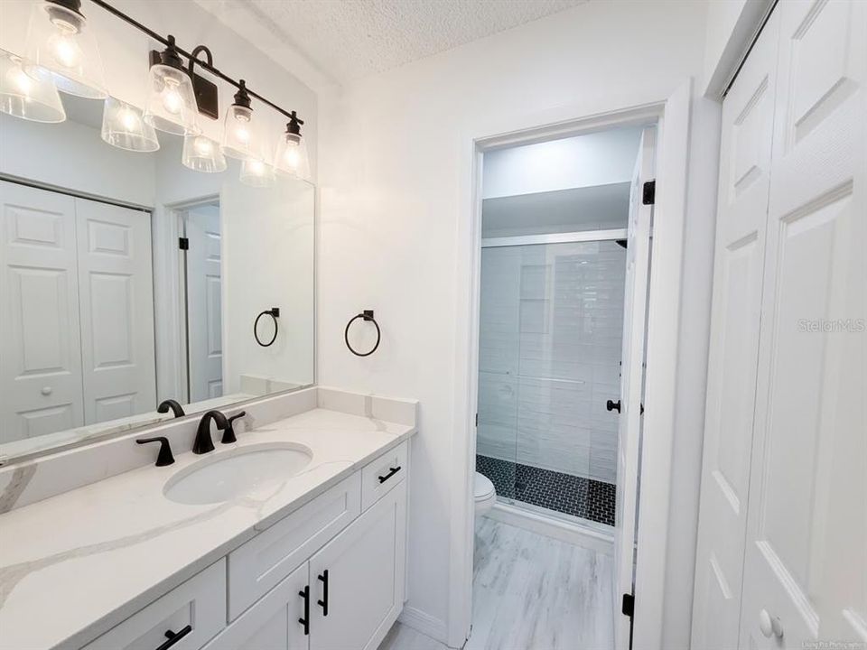 For Rent: $1,800 (2 beds, 2 baths, 914 Square Feet)