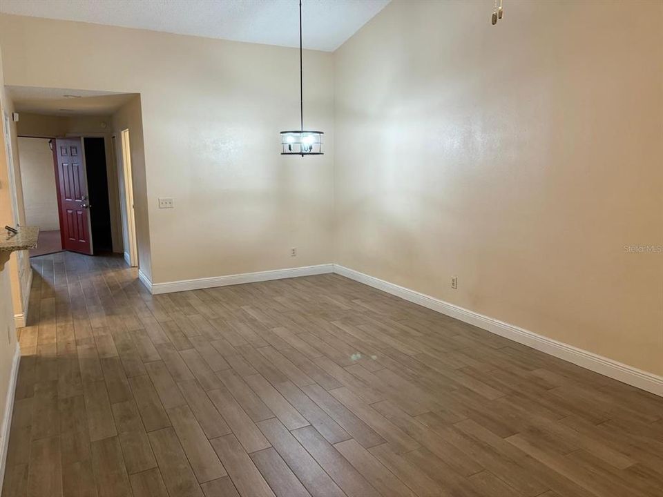 For Sale: $319,995 (3 beds, 2 baths, 1212 Square Feet)