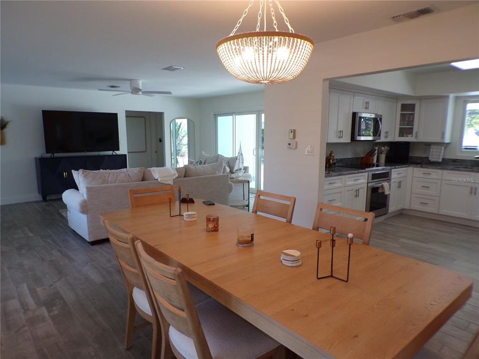 For Rent: $6,000 (2 beds, 2 baths, 1558 Square Feet)