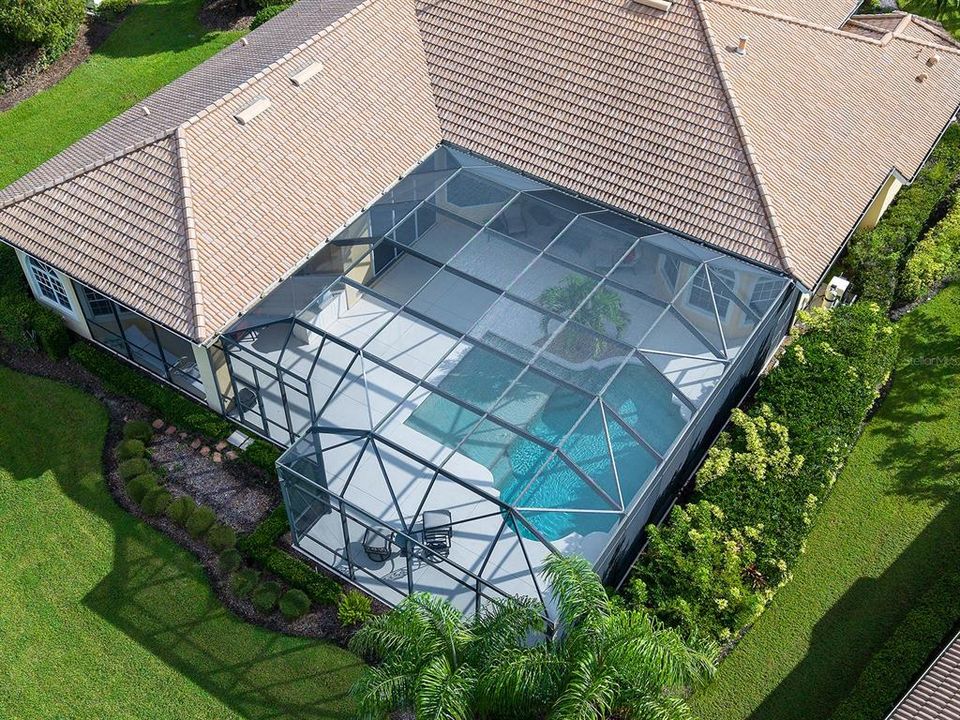 Под контрактом: $1,395,000 (4 спален, 3 ванн, 3585 Квадратных фут)