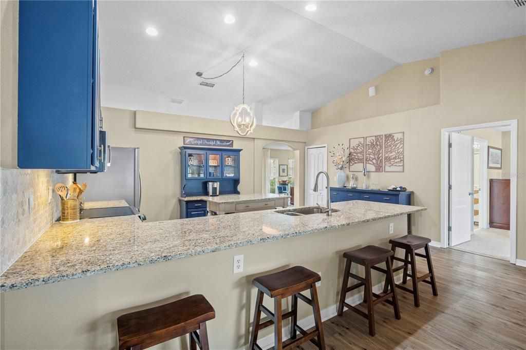 En Venta: $364,250 (4 camas, 2 baños, 2080 Pies cuadrados)