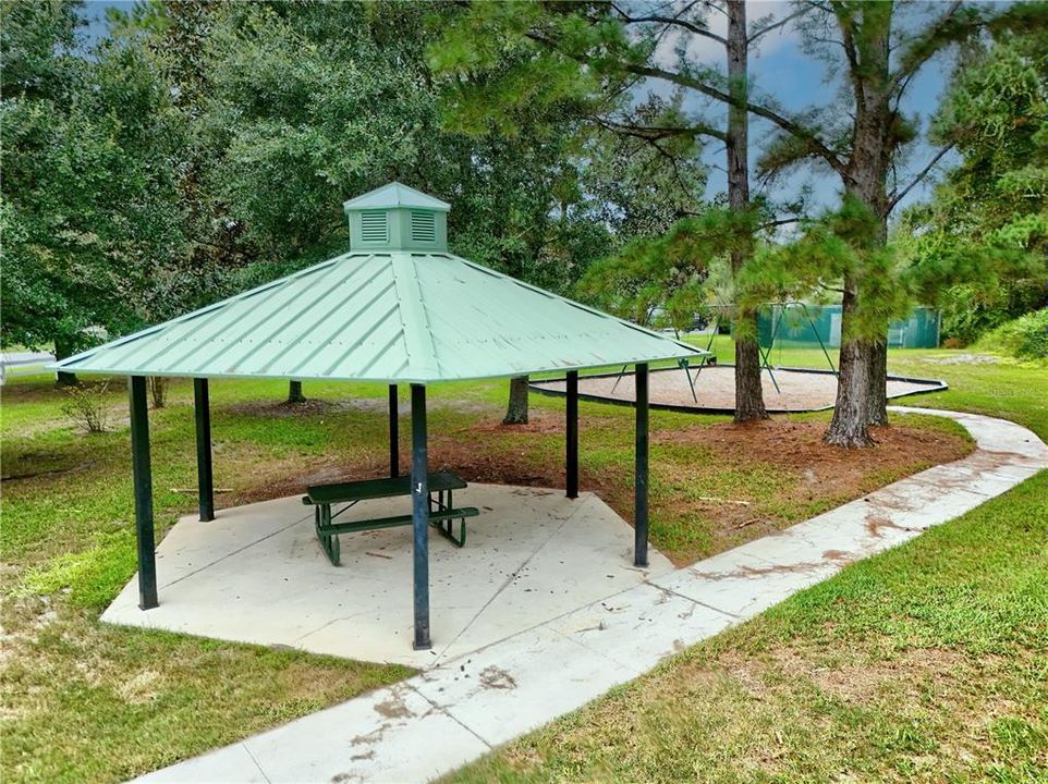 En Venta: $364,250 (4 camas, 2 baños, 2080 Pies cuadrados)